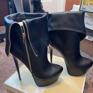 FRH zip up heeled boot - NIB